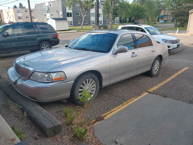 2003 Lincoln town car in Cars & Trucks in Edmonton