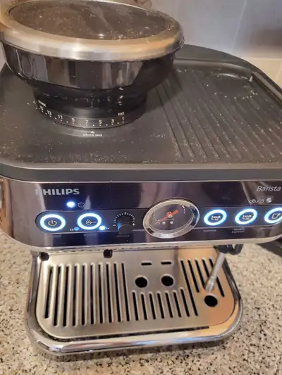 Philips semiautomatic expresso machine, View more