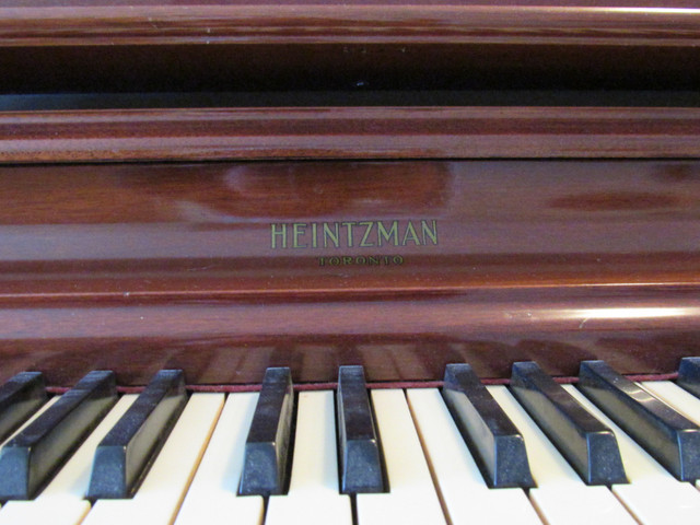 Upright Heintzman Piano in Pianos & Keyboards in Kingston - Image 2