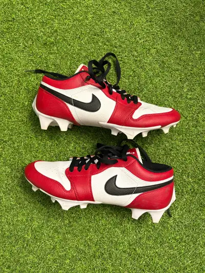 Jordan 1 TD - Football Cleat (size 9), View more