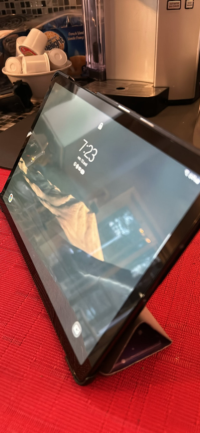 Tablette Samsung galaxy tab S5e 128gig dans iPad et tablettes  à Saguenay