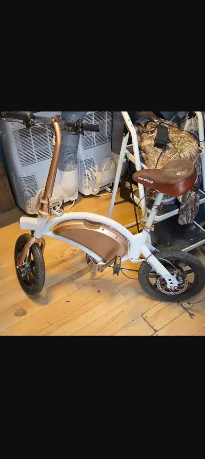 jetson in really good condition , View more