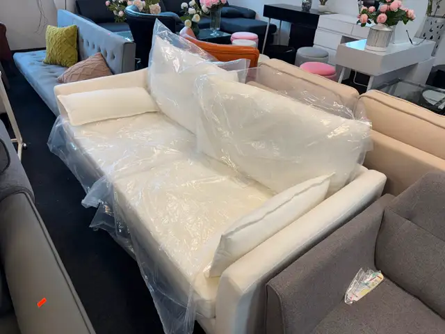 Brand new white sofa63793683318913120