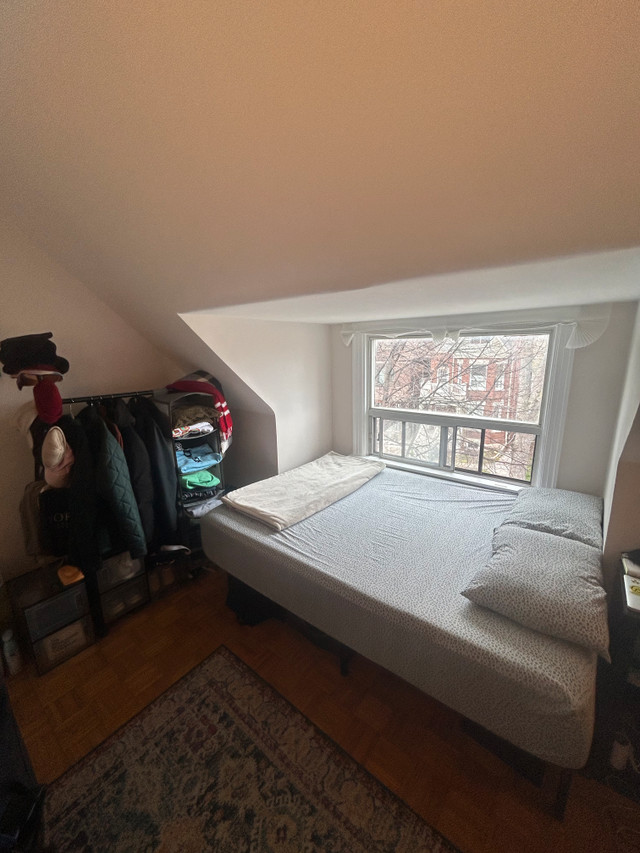Private room for rent in a 3 bed 1 bath house in Long Term Rentals in City of Toronto - Image 3