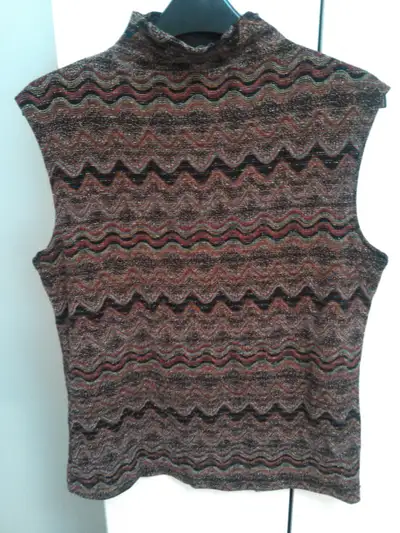 Chandail parfait pour les soirées, ceinture etc, View more