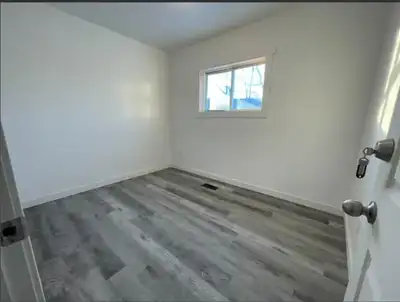 Great Location! Private Rooms 4 Rent - Uptown Waterloo Free Wifi, View more