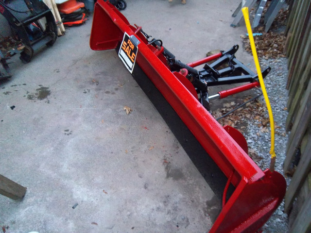 snowplow box blade 8.6 ft power angle dans Pièces et accessoires pour équipement lourd  à Hamilton