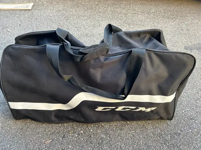 hockey skates helmets ccm bag in Hockey in City of Toronto - Image 2