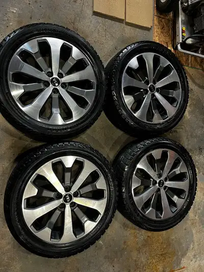 For Sale: OEM Factory Rims + Winter Tires (2020-2022 Kia Telluride) Stay safe this winter! I’m selli...