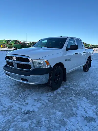2015 dodge Ram 1500 5.7l hemi 33” duratrac rts with approx 12,000kms on them Recent work Wheel align...