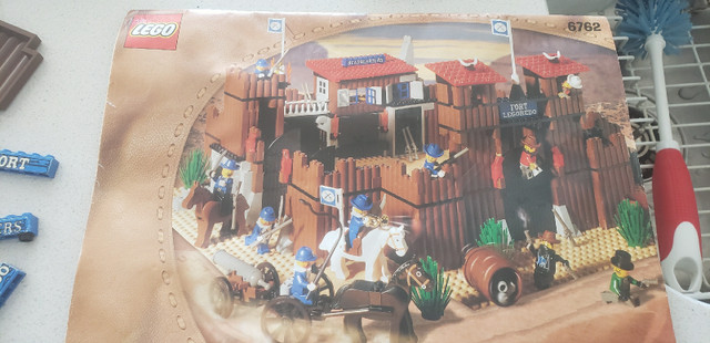 Lego western fort legoredo 6762 complete in Toys & Games in Penticton