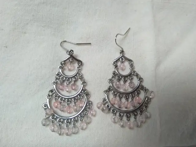 New Chandelier Earrings Pink & Clear Crystal beads in Jewellery & Watches in Oakville / Halton Region - Image 3