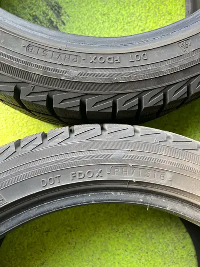 Like new condition yokohama winters staggered fitment 225/45/17 x2 245/40/17 x2 No plugs or patches...