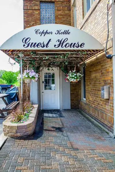 Beautiful One, Two and Three bedroom Executive Style Fully Furnished Guest Suites for the visiting p...
