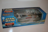 Star Wars Saga Collection Luke's X-Wing Fighter with R2-D2
