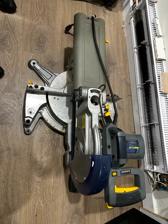 Mastercraft Hawkeye Mitre Saw 10” sliding pickup only @ Glynn rd in Power Tools in Oshawa / Durham Region - Image 2