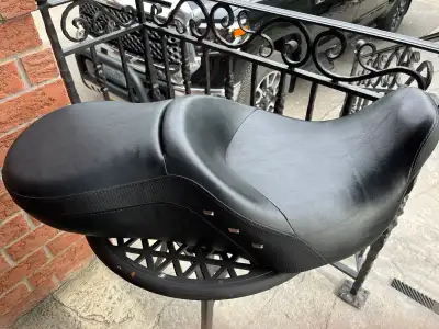 It will fit 2008 to 2023 touring Harley’s. Here are some of the features of this Harley Davidson sea...