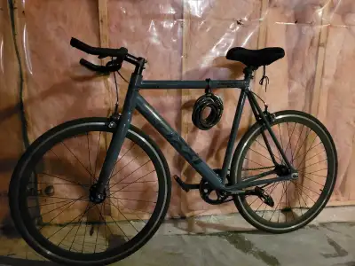 Bike in great condition. Lightweight and easy to drive. Retails at about $500. https://xfixxi.ca/pro...