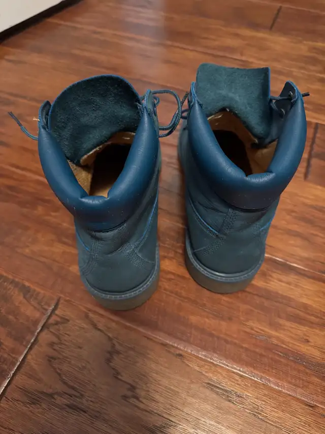 Timberland Boots (Kids Size 7) in Women's - Shoes in Markham / York Region - Image 4