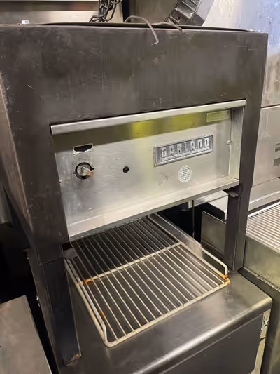 NEW AND USED RESTAURANT EQUIPMENT FOR SALE! WE HAVE EVERYTHING! STOVES, FRIDGE, MINI FRIDGE, DEEPFRY...