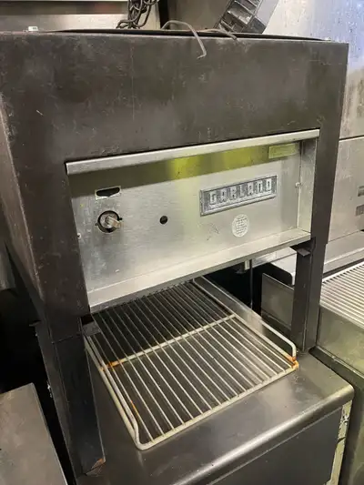 NEW AND USED RESTAURANT EQUIPMENT FOR SALE! WE HAVE EVERYTHING! STOVES, FRIDGE, MINI FRIDGE, DEEPFRY...