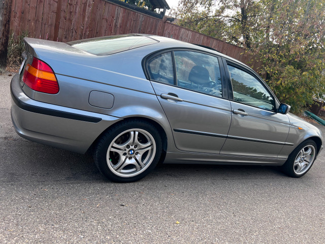 2004 BMW 325xi AWD - All wheel drive in Cars & Trucks in Calgary - Image 3