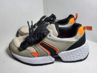Athletic Works kids shoes size 13 brand new / chaussures neuves