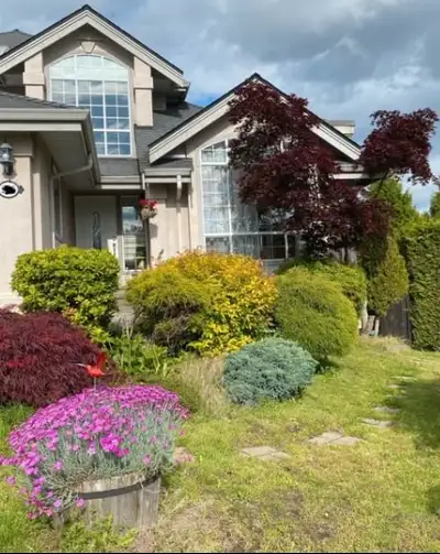 Westwood Plateau, North Coquitlam – Top of the Coqitlam Crunch Beautiful, FURNISHED Mid-Century Mode...