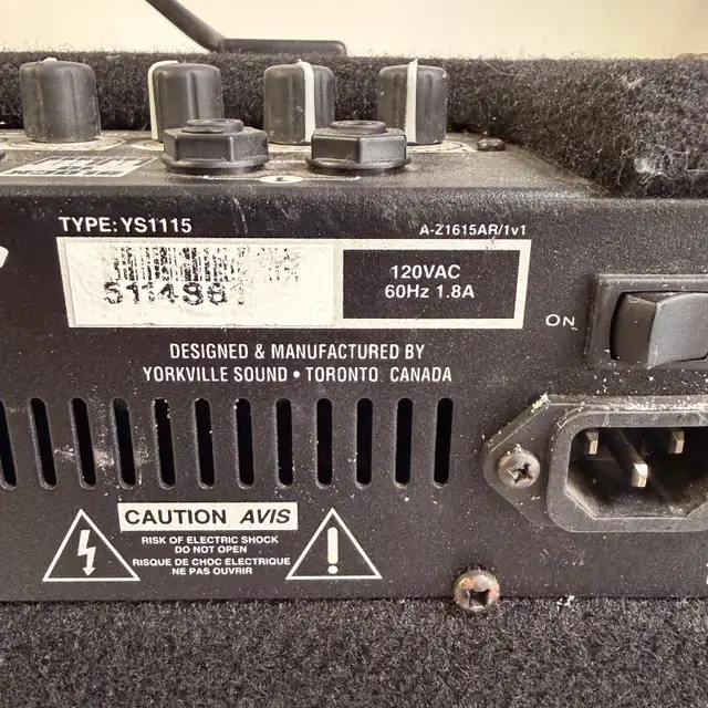 Traynor Block 10 YS1115 200W Keyboard Combo Amplifier in Pianos & Keyboards in City of Toronto - Image 6