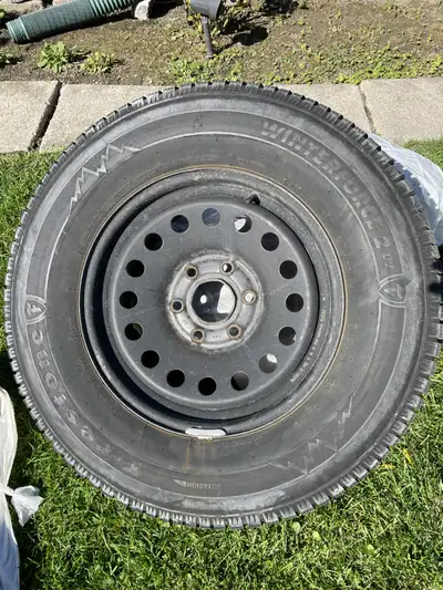 Set of 4 Winter Truck Tires FIRESTONE WINTERFORCE 2 UV 265 / 70 R17 115S M+S DOT: VN1Y WF1 3 Peaks S...
