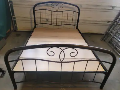 Queen Size Sturdy Metal Bedframe(Don't need Boxspring) Delivery