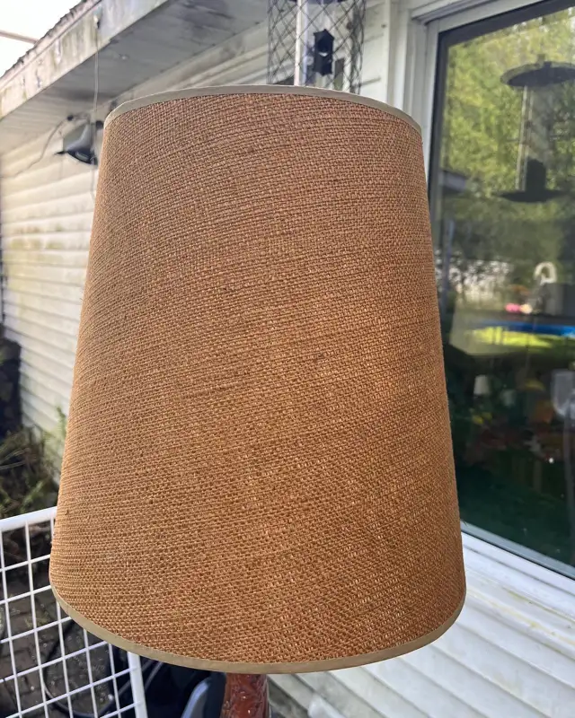 Grande Lampe MCM Vintage table lamp 1960 in Indoor Lighting & Fans in City of Montréal - Image 4