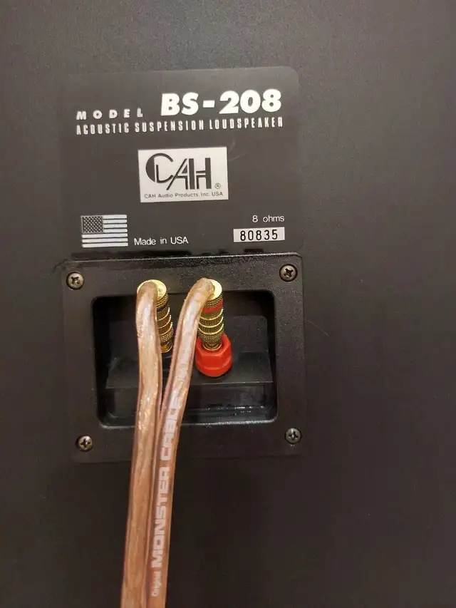 CAH BS-208 Speakers & Stand in Speakers in Markham / York Region - Image 7