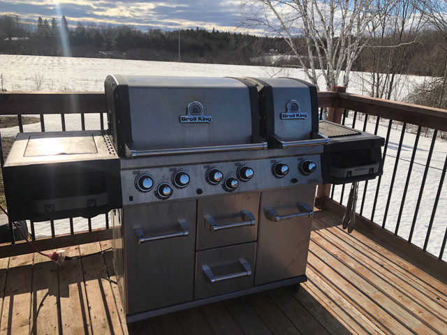 New Price !Broil King Imperial BBQ - LP - w Rotisserie and Cover in BBQs & Outdoor Cooking in Ottawa - Image 2