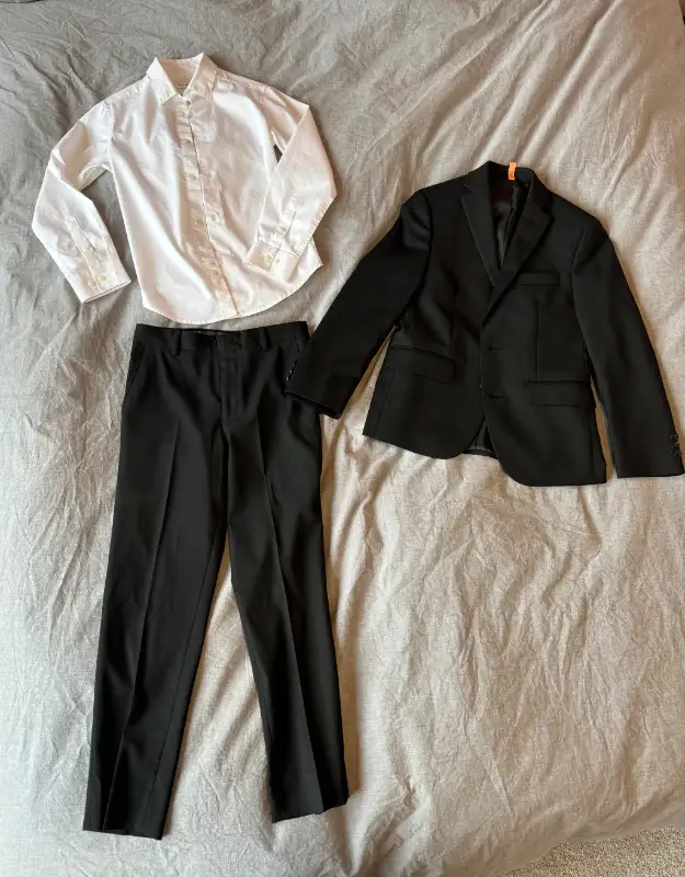 Boys Ralph Lauren suit - Size 8 in Kids & Youth in Edmonton - Image 2