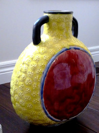 upscale LARGE floor URNS Funky brite yellow DECORATOR very heavy