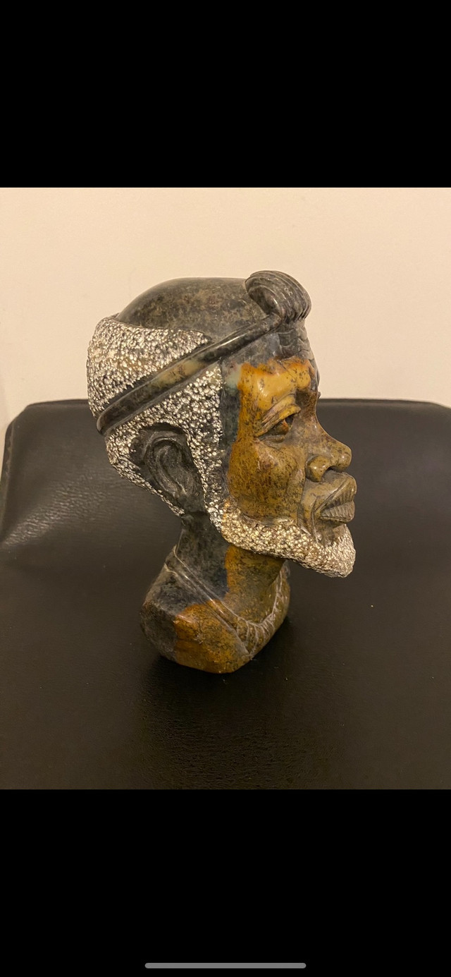 AFRICAN ZIMBABWE SHONA STONE CARVED MALE HEAD BUST.7”x5”. in Arts & Collectibles in Markham / York Region - Image 3