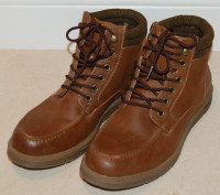 LIKE NEW Mens Winter Faux Leather Boots in Toasty Brown Size 7