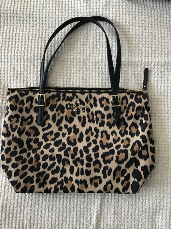 Kate Spade Purse in Women's - Bags & Wallets in Calgary