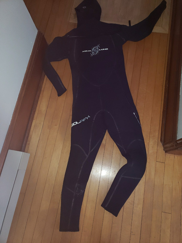 Aqualung sol fx wetsuit size large long in Water Sports in Saint John