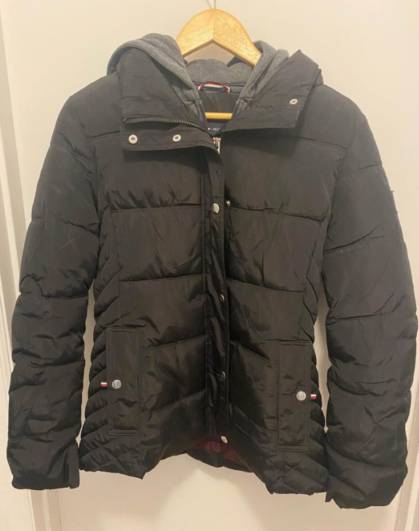 Tommy Hilfiger Women's Medium Winter Jacket in Women's - Tops & Outerwear in Lethbridge - Image 2