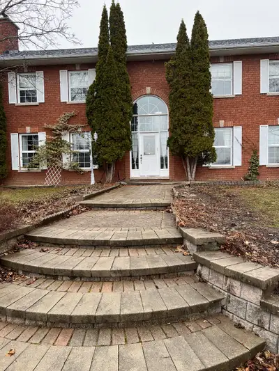 Approximately 3,000 sq. ft. of living space 5 Spacious Bedrooms 3 Full Bathrooms Attached 2-Car Gara...