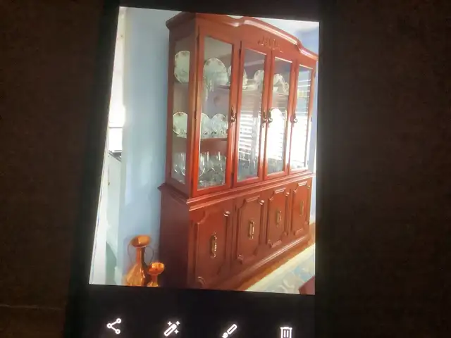 Dining set hutch, table seats six excellent condition in Dining Tables & Sets in Sarnia - Image 5