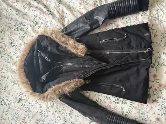  woman’s  jacket  (XS) in Women's - Tops & Outerwear in City of Toronto - Image 2