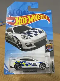Hot wheels Police Porsche Panamera 
