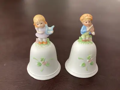 Paire de 2 clochettes en porcelaine Homco, View more