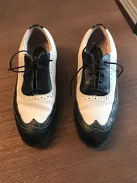 Golf shoes 