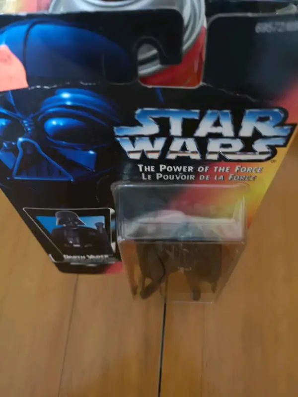 Star Wars - TPOTF - 1995 Red Card - Darth Vader in Arts & Collectibles in Grand Bend - Image 5