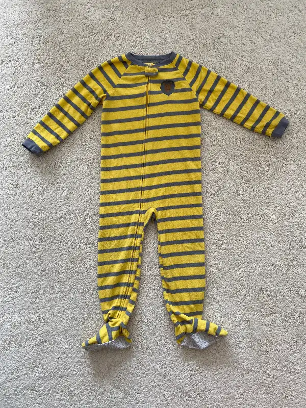 5T Lion Onesie/ Sleeper (Used New Condition) in Clothing - 5T in Winnipeg - Image 4