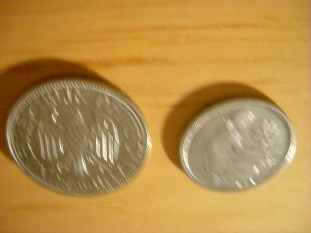 2 pièces de monnaie de l'Allemagne des années 1950 et 1960 in Arts & Collectibles in Saguenay - Image 3